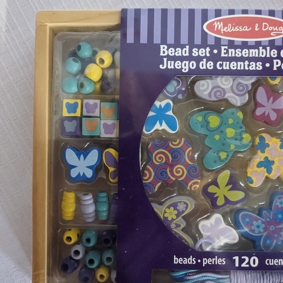 Factory sealed Melissa and Doug wooden bead set (butterfly friends) age 4+ - Picture 5 of 6